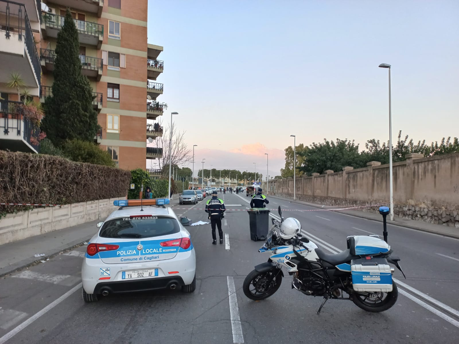 Cagliari, basta morti negli incidenti stradali: arrivano gli assistenti pedonali davanti a scuole, palestre e discoteche