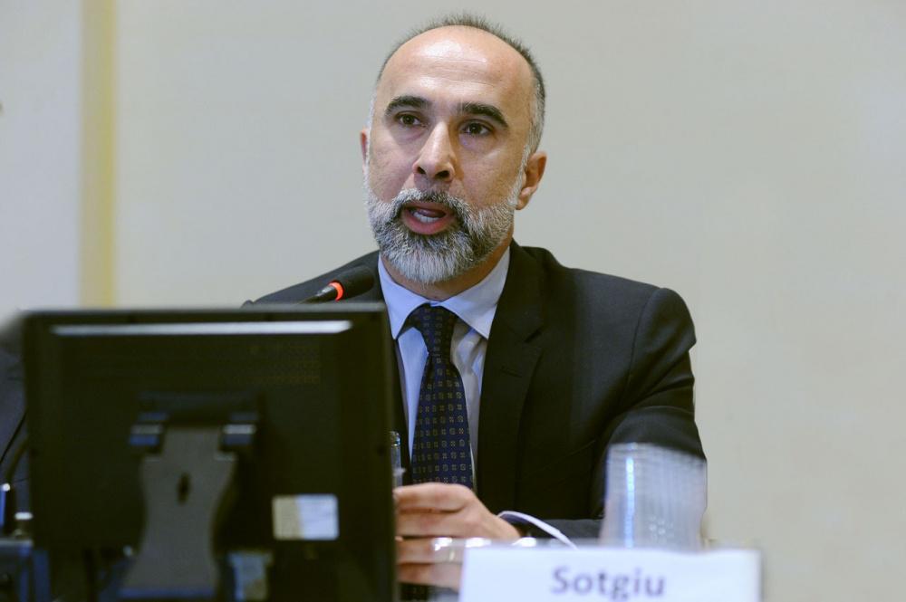 Sardegna bianca e dal primo aprile addio stato d’emergenza: “Troppo presto, bisogna mantenere green pass e mascherine”