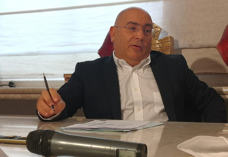 “Giusta la protesta, ma col blocco dei porti in Sardegna i pastori rischiano di dover buttare il latte”