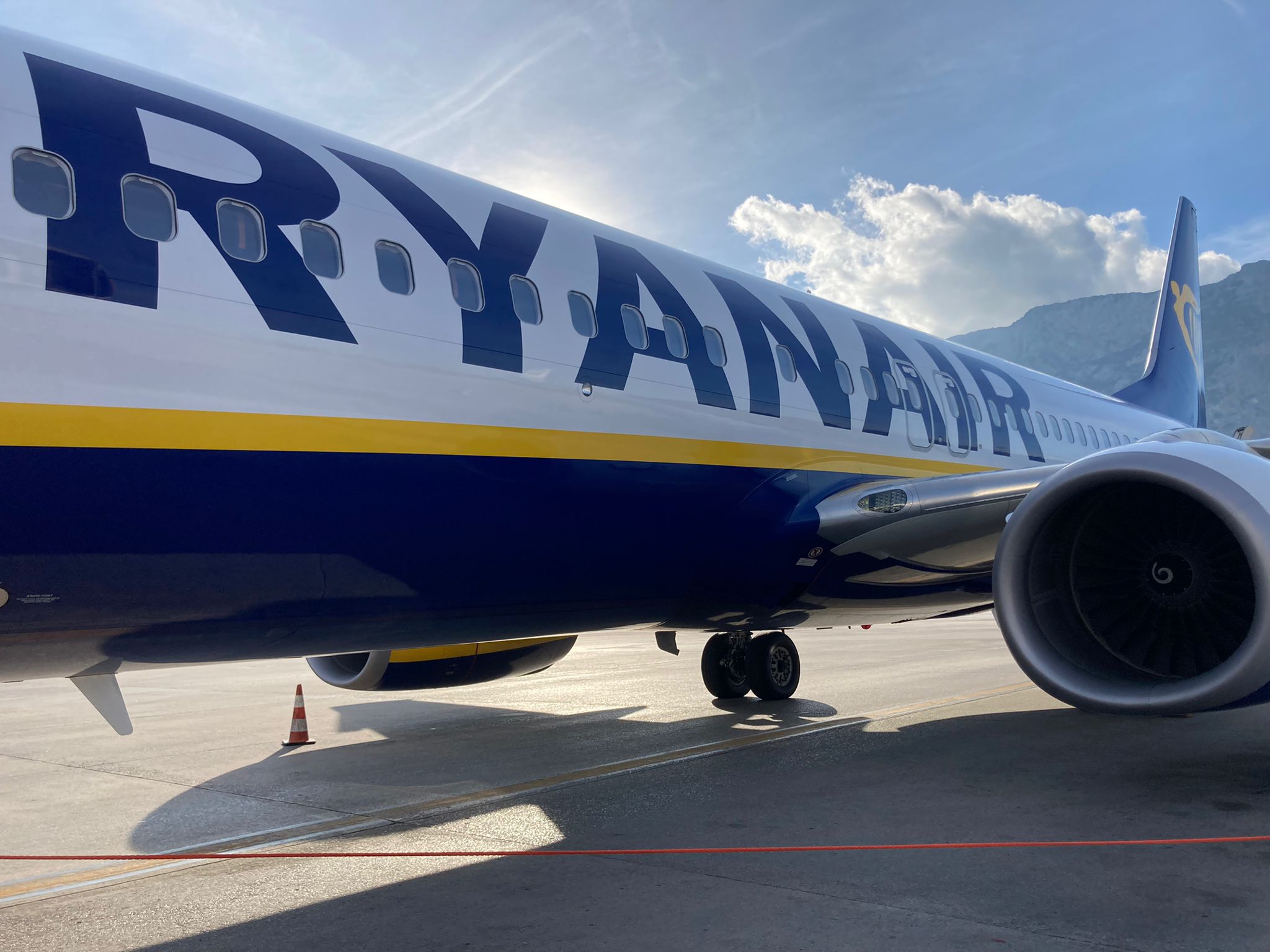 Elmas, il Cagliari-Roma di Ryanair parte con 3 ore e mezzo di ritardo: “Potete chiedere il rimborso”
