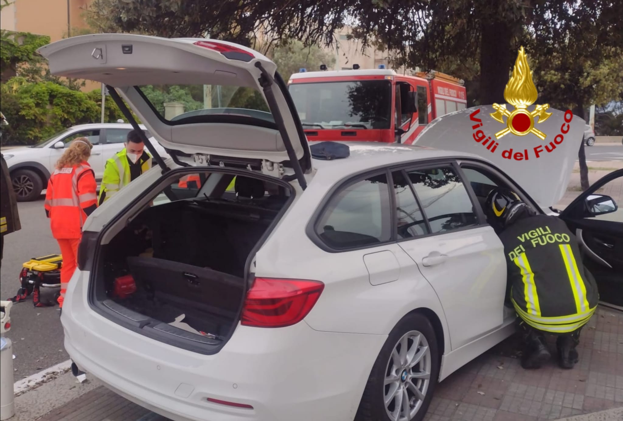 Cagliari, incidente davanti alla Basilica di Bonaria: vigile fuori servizio e passante salvano un ferito