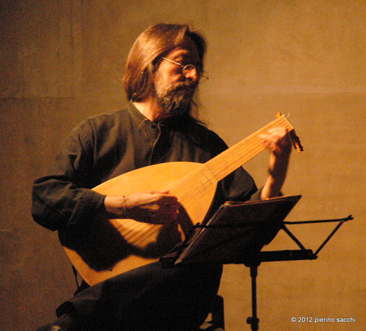 Il liutista Massimo Lonardi sabato a Cagliari per il festival Echi lontani