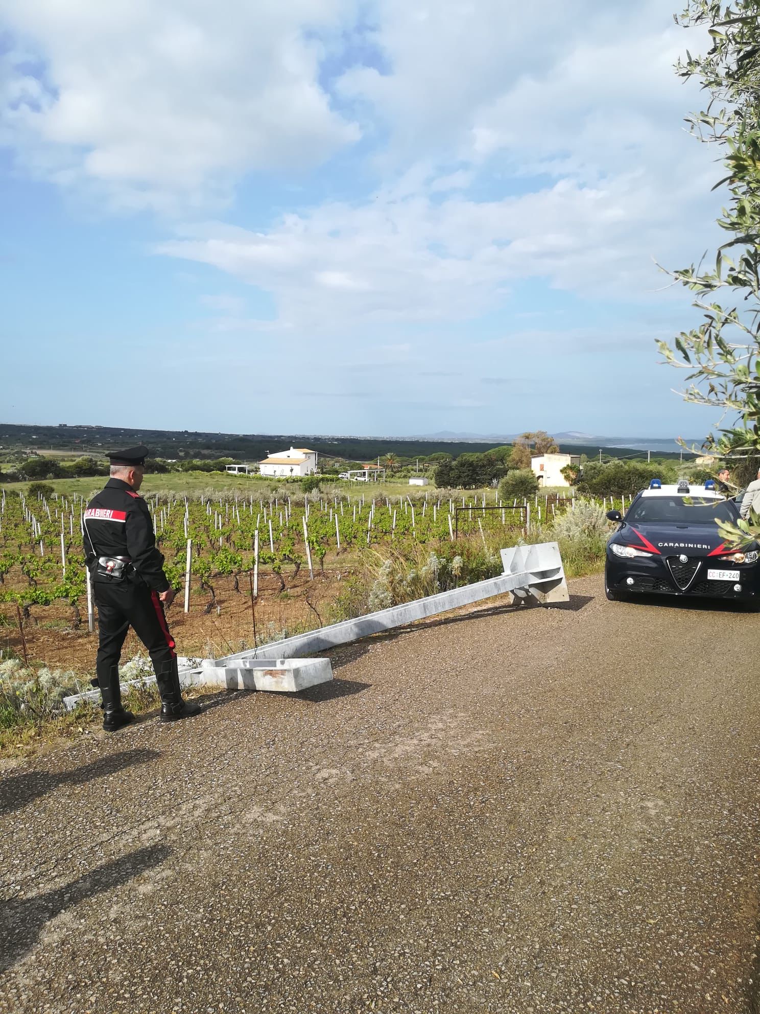 Rubano la croce di Monte Cau da un’officina durante il restauro: recuperata dai carabinieri