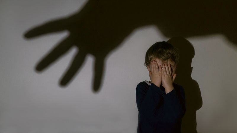 Pedopornografia, dati choc: casi raddoppiati nel 2021, allarme bimbi sul web