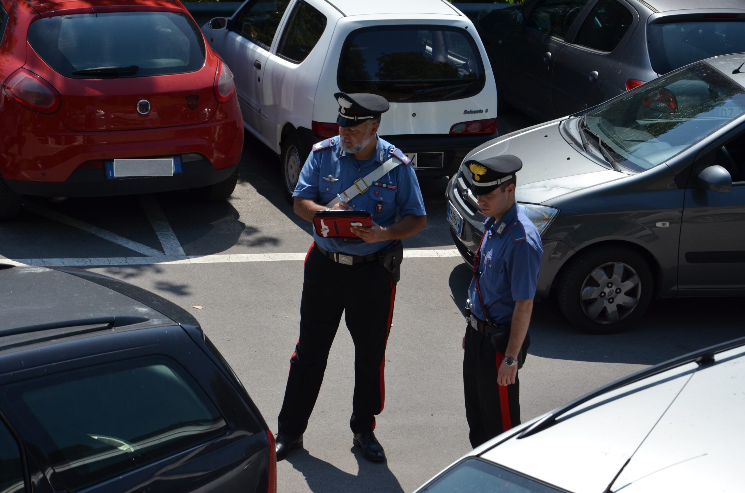 Serramanna, alla guida sotto l’effetto di cannabis esce di strada: denunciata una 24enne