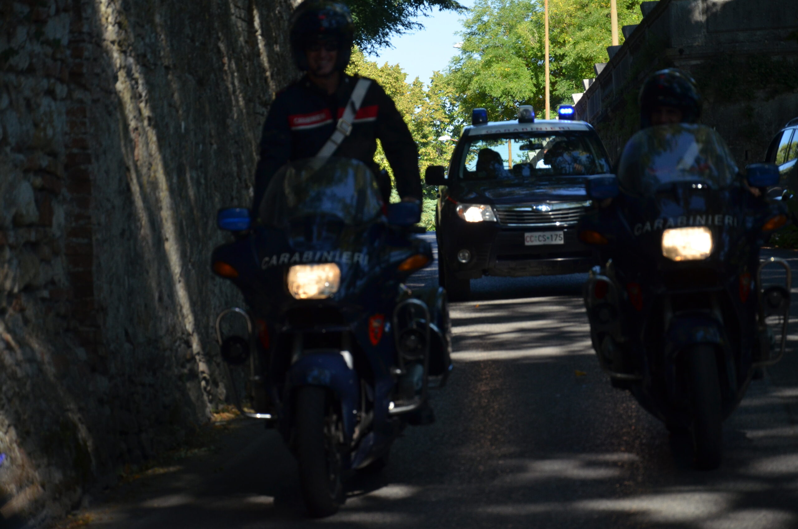 Ussana, ubriaco 3 volte oltre il limite colpisce un’auto in sosta e si ribalta: denunciato