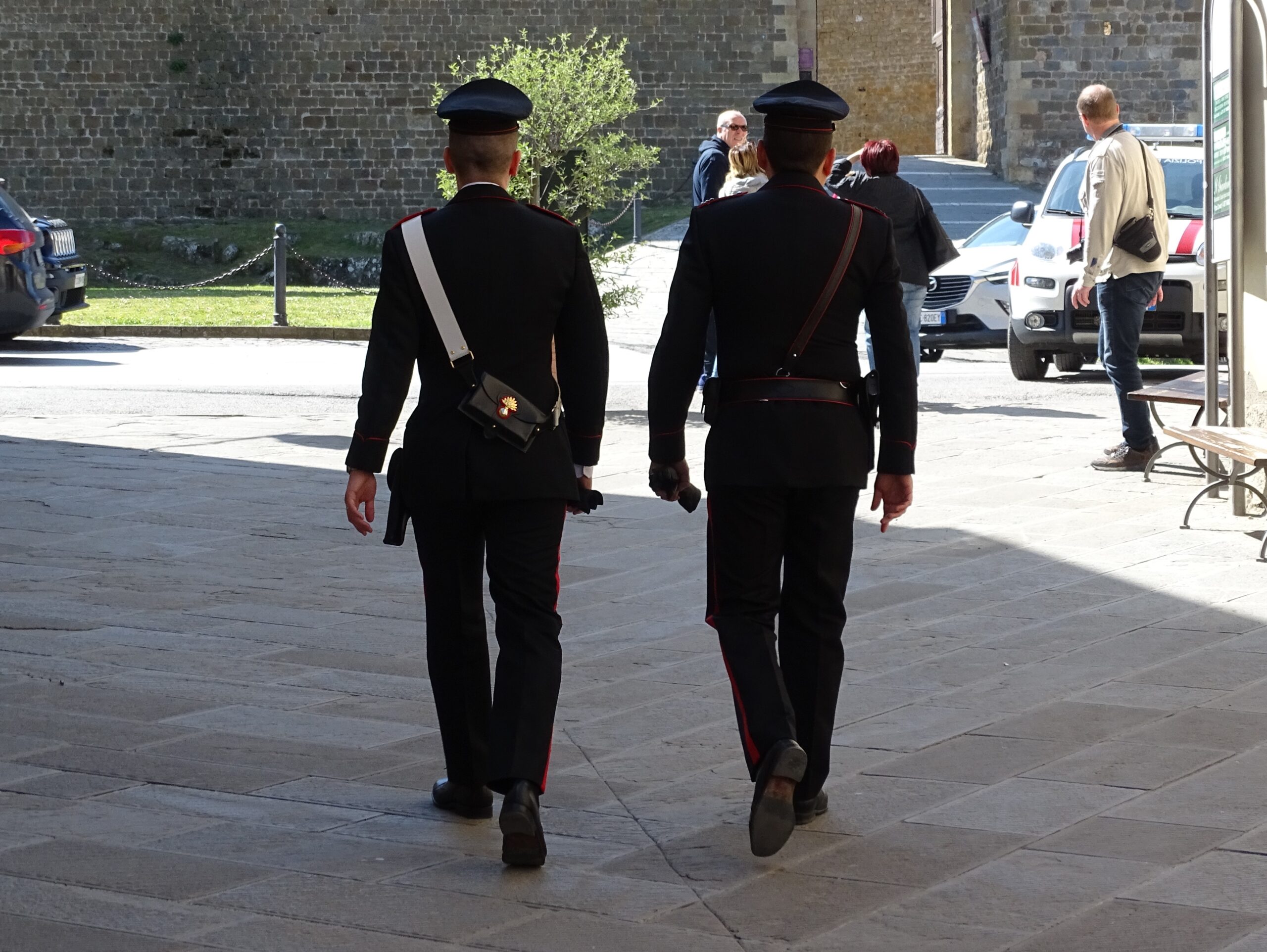 Guasila, minaccia il creditore brandendo un fucile da sub: imprenditore denunciato