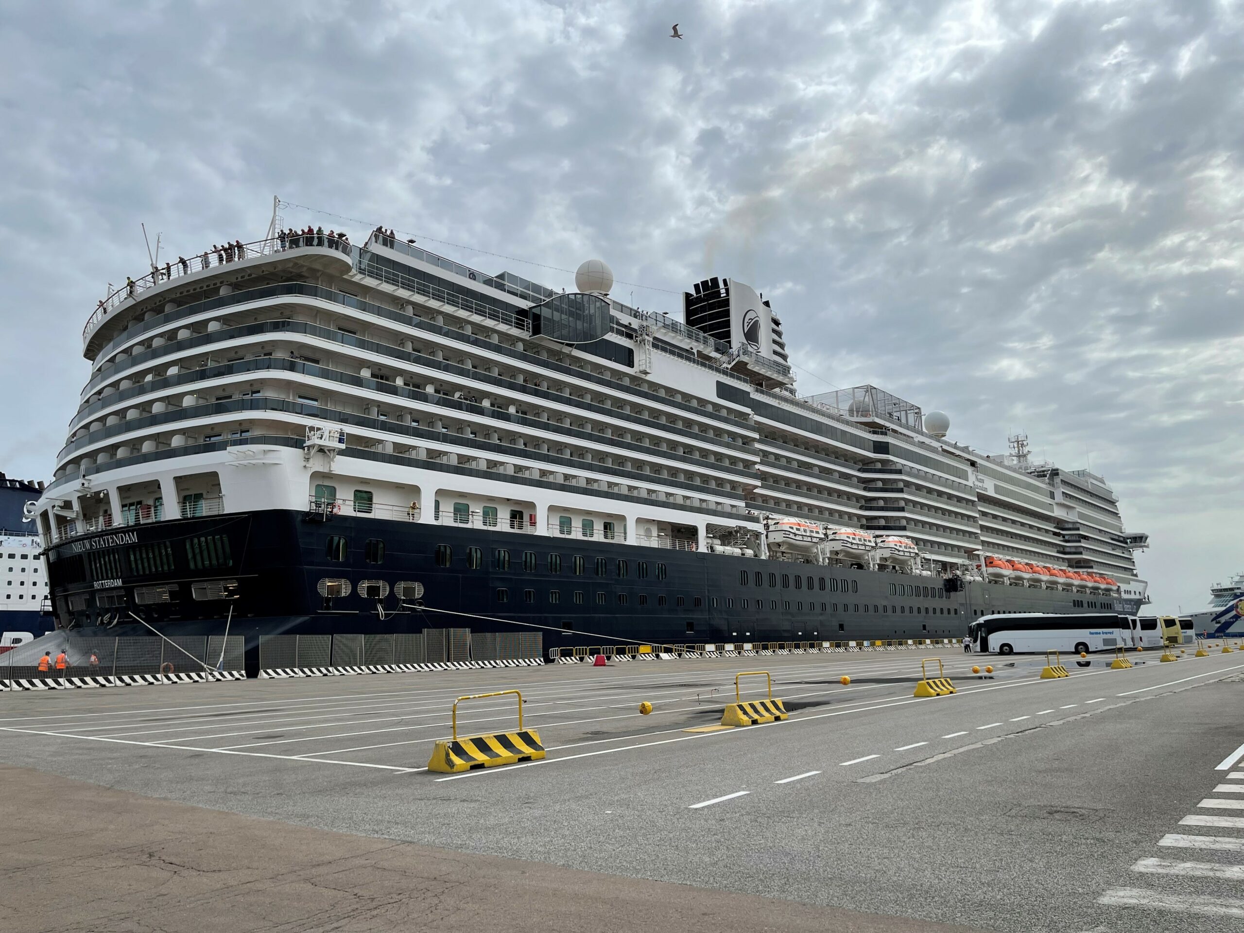 Crociere, doppia toccata a Olbia per Holland America Line e Virgin Voyages