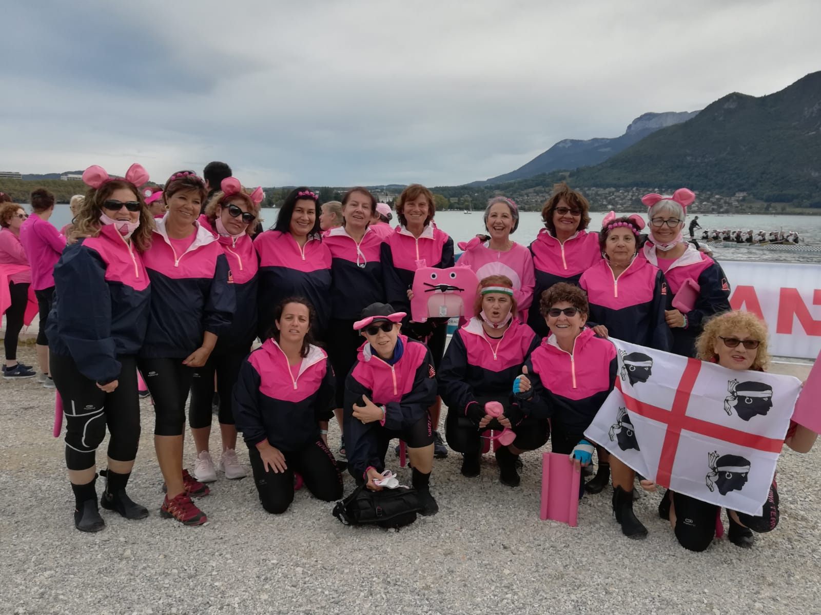 Dragon Boat, la squadra delle Karalis Pink partecipa al Trofeo LILT