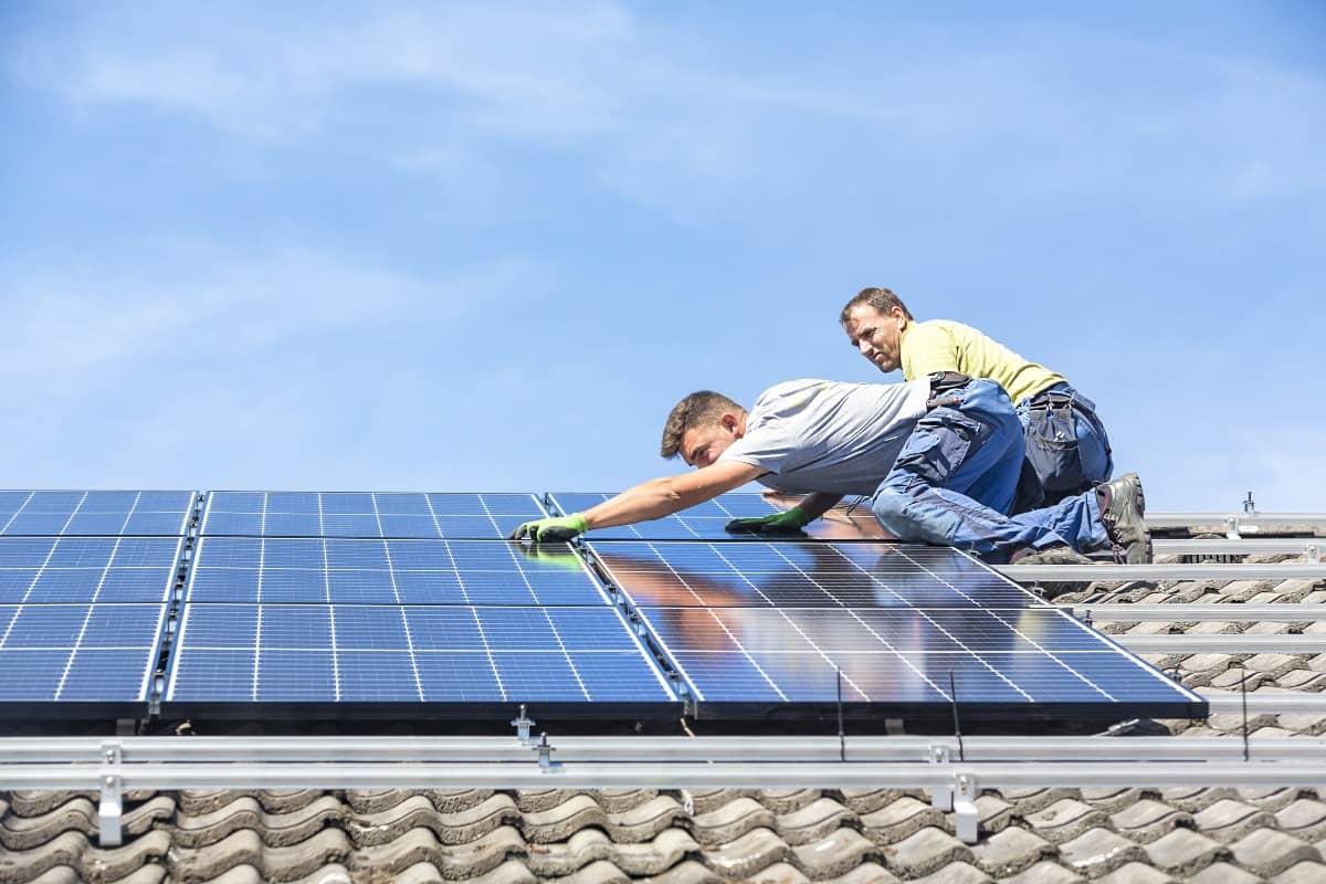 Monserrato, scacco al caro bollette: “Tutti i cittadini potranno installare i pannelli fotovoltaici”