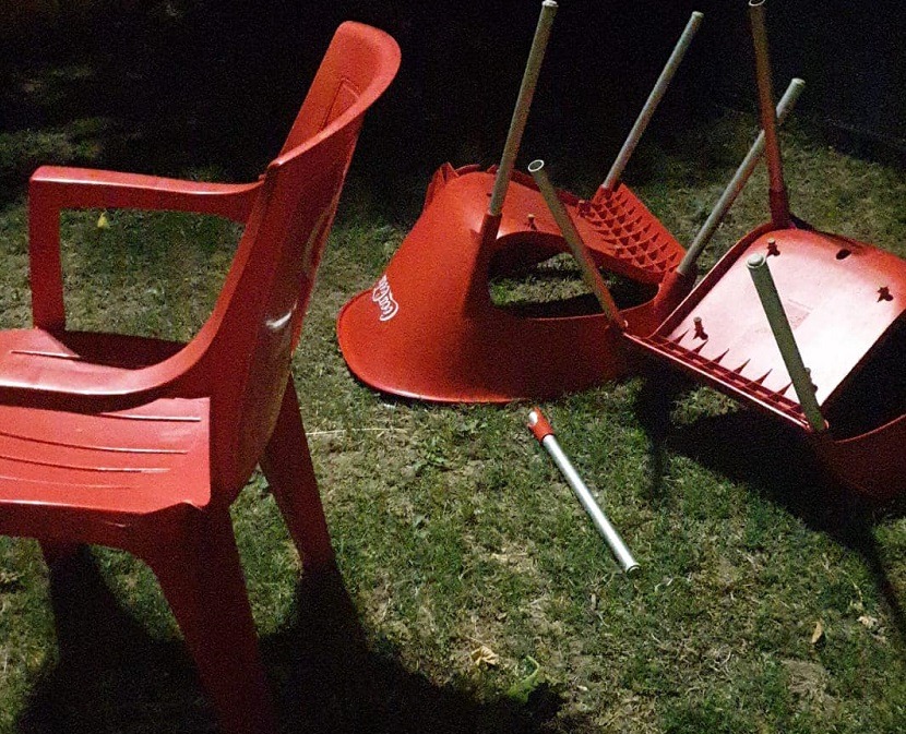 Vandali scatenati a Maracalagonis, la sindaca: “Costretti a chiudere il parco per colpa di alcuni incivili”