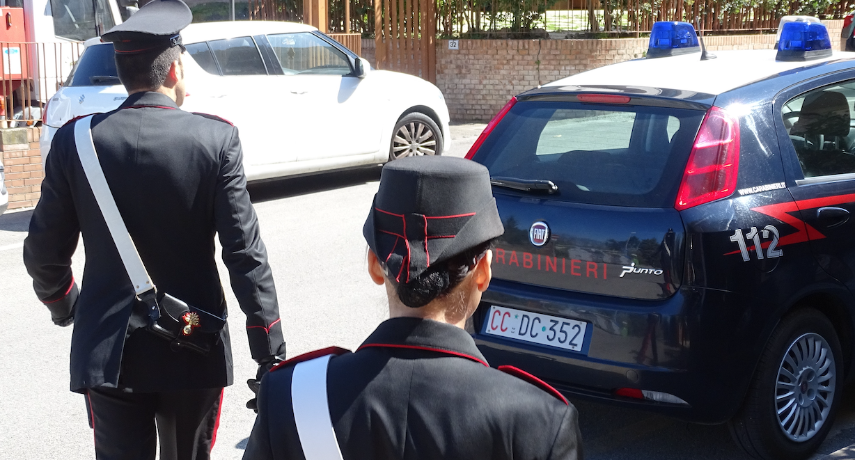 Ruba abbigliamento da “Antuofermo” a Sestu, 51enne denunciata dai carabinieri