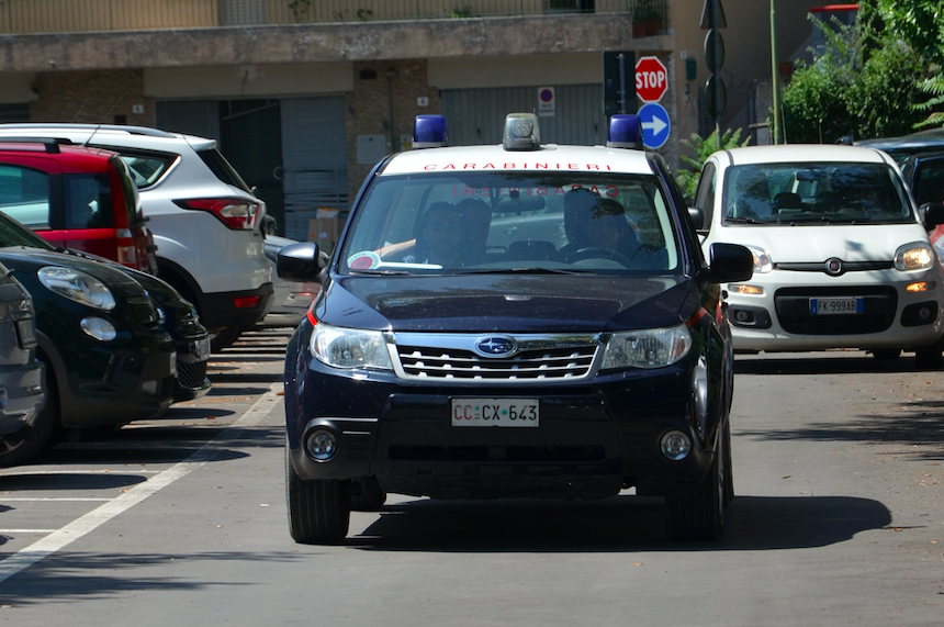Cagliari, ruba un portafoglio da una panchina: denunciato 19enne cagliaritano