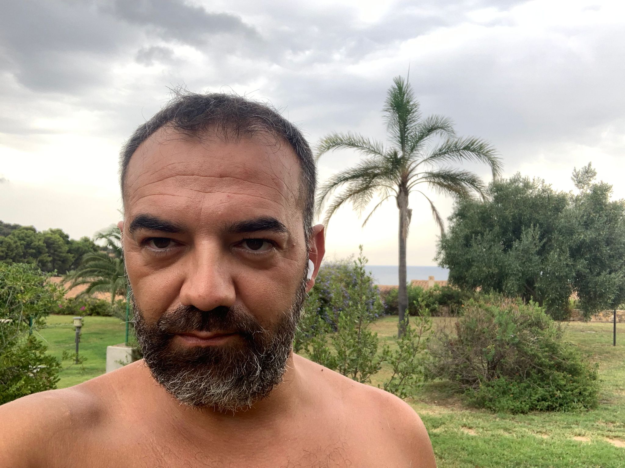 “Fitte dolorose alla schiena, impossibile curarsi in Sardegna: notte a vuoto tra guardie mediche e farmacie”