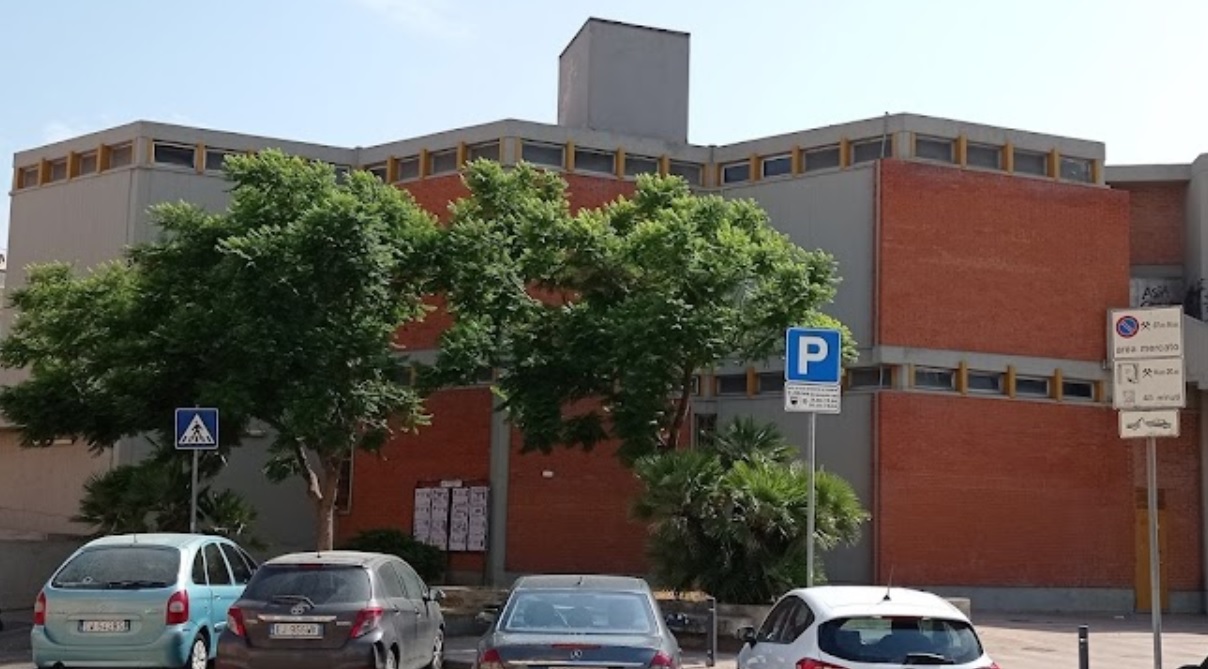 Quartu, stangata per i 14 boxisti del mercato civico: “Dovete pagare 130mila euro entro un mese”