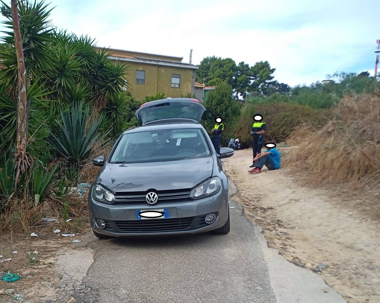 Cagliari, beccati in via Serpieri con un’auto rubata: gruppo di pregiudicati nei guai