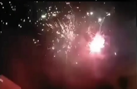 Cagliari, notte di paura in via Mameli: “Buttati giù dai letti alle 2 per i fuochi artificiali sparati all’impazzata”