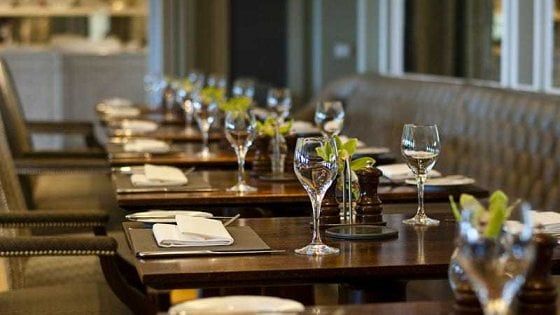 Tsunami bollette, incubo crack per bar e ristoranti: a Cagliari c’è chi chiude per restauro per risparmiare