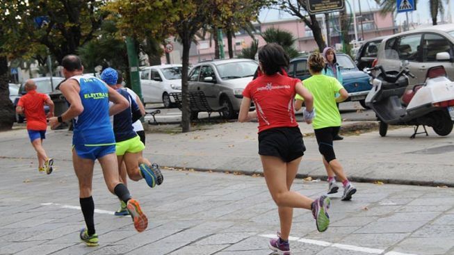 Maratona “Cagliari respira”, domenica mezza città bloccata: stop al traffico da Sant’Avendrace al Poetto