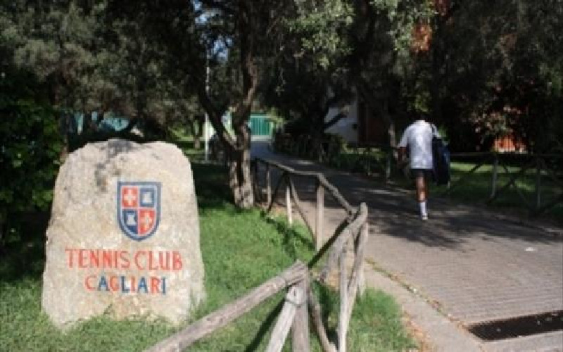 Paura aviaria: Truzzu chiude il tennis club vicino a Monte Urpinu, scoppia la polemica