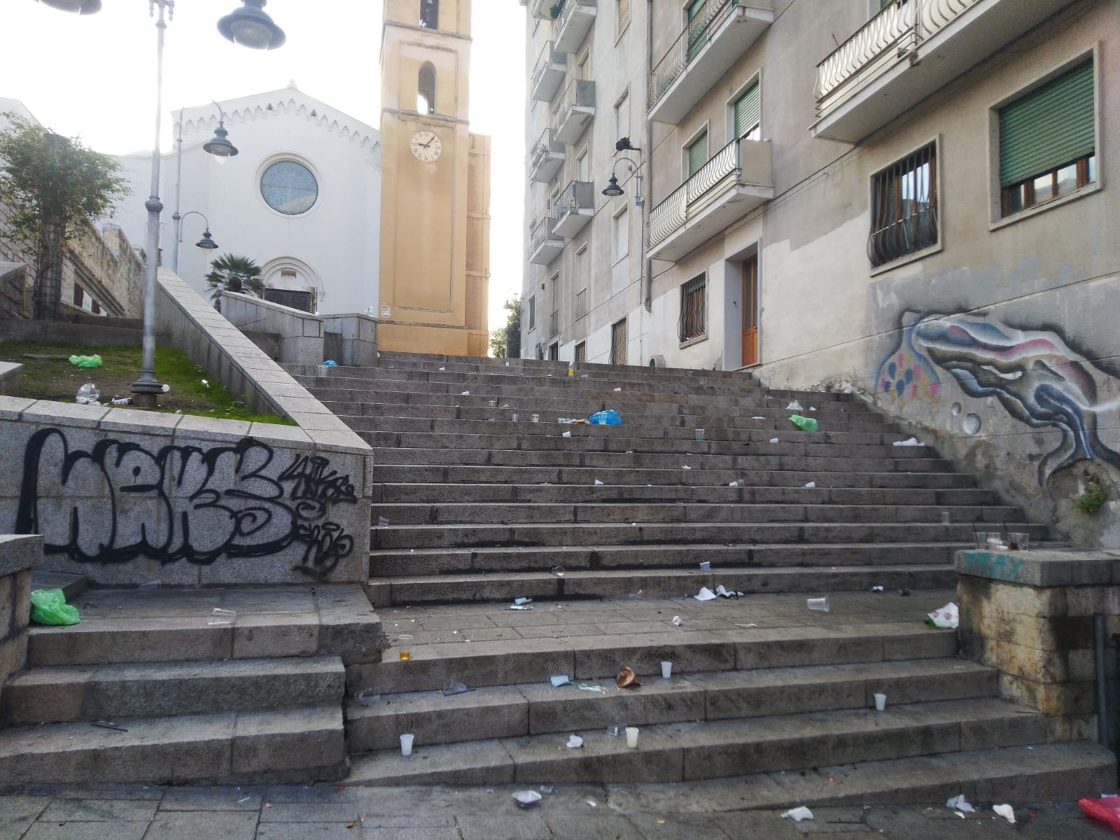 Marina tra vandali e spazzatura, i Lapola: “Quartiere abbandonato da anni”