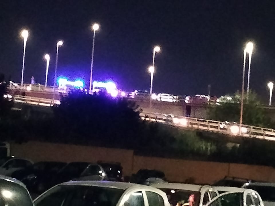 Tamponamento a catena sull’Asse Mediano di Cagliari, 4 feriti e auto distrutte
