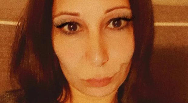 La Sardegna piange Cinzia Cotza, 45 anni: l’ennesima vittima di strade strette buie e pericolose nell’Isola