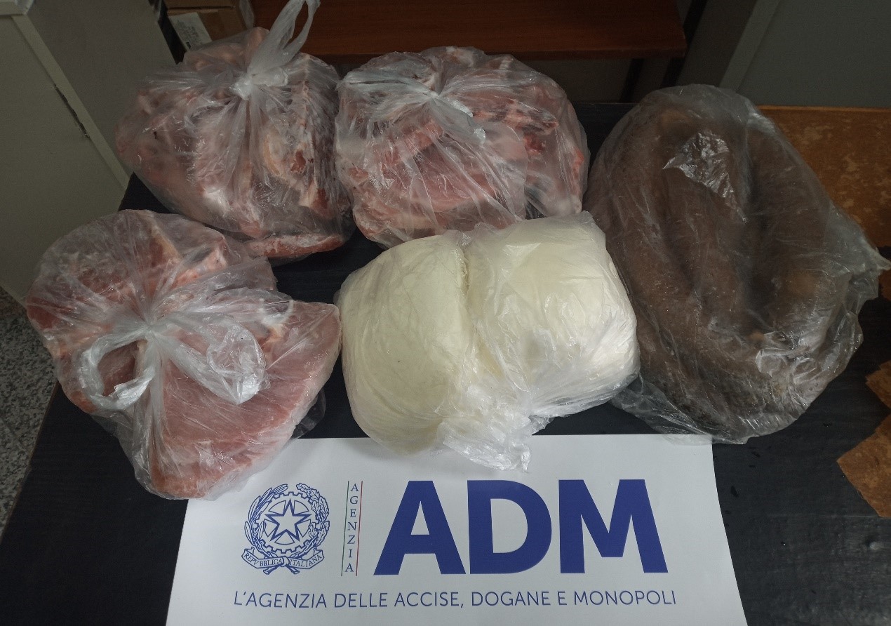 Sardegna, sequestrati 15 kg di carne e formaggi privi di documentazione sanitaria