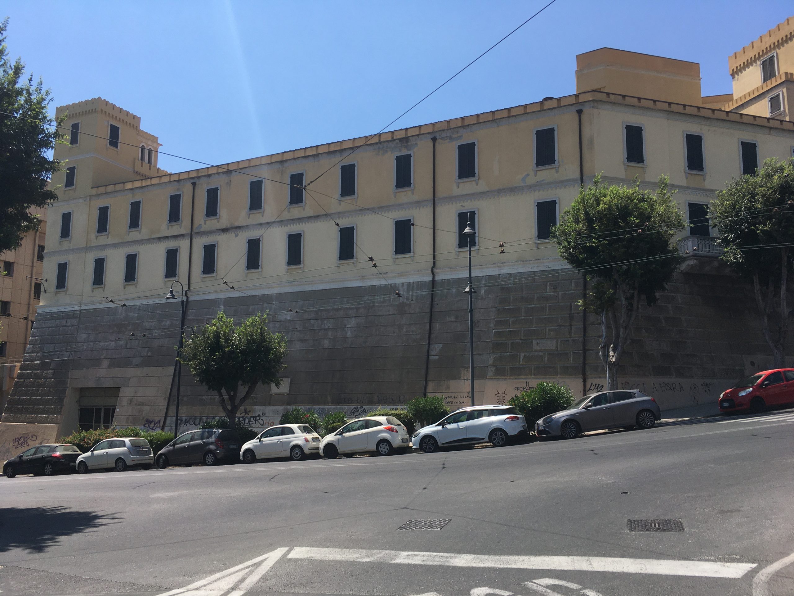 Cagliari, un hotel a 5 stelle e un parcheggio multipiano: la svolta dell’ex Scala di Ferro