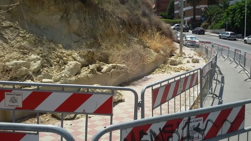 Cagliari transennata, la città circondata da mille barriere: le più vecchie sono del 2009