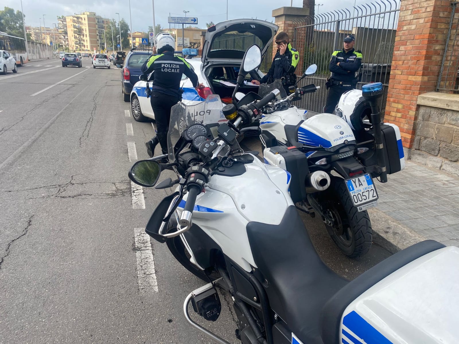Cagliari, sorpreso per l’ennesima volta a guidare senza patente: la polizia gli confisca l’auto