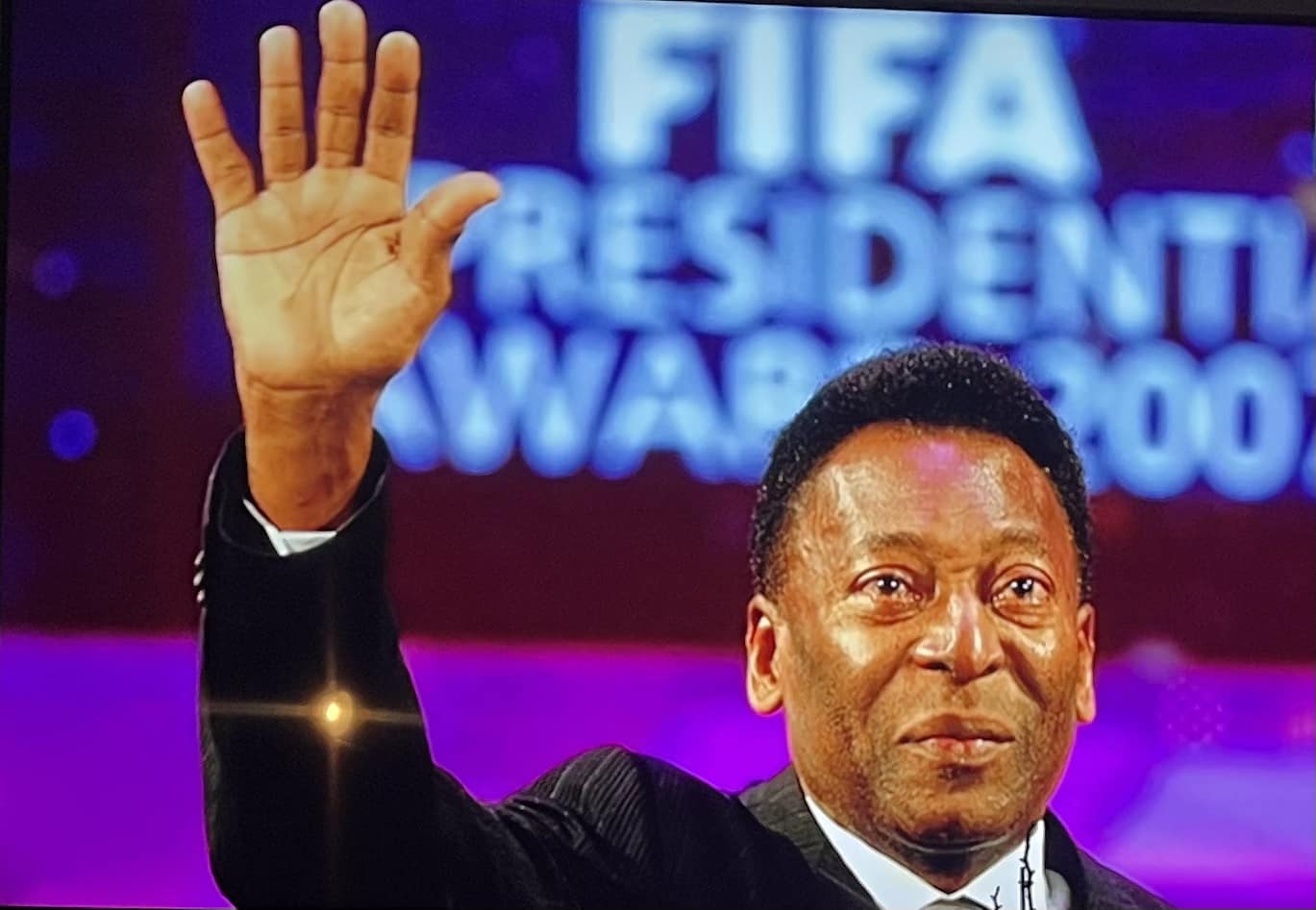 Addio a Pelé, il mondo piange il re del calcio
