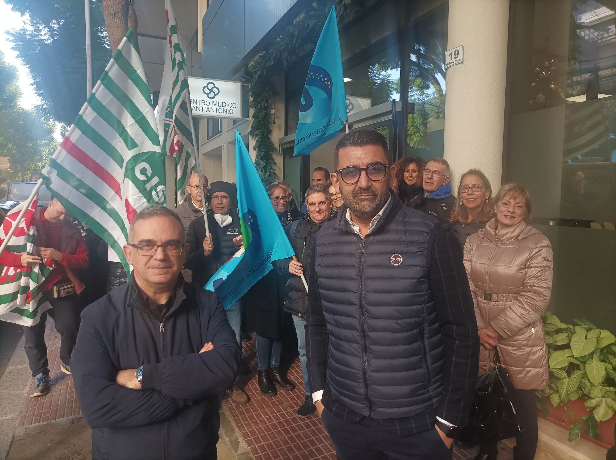 Cagliari, fisioterapisti a 1200 euro al mese: “I contratti non rinnovati sono uno schiaffo alla dignità”