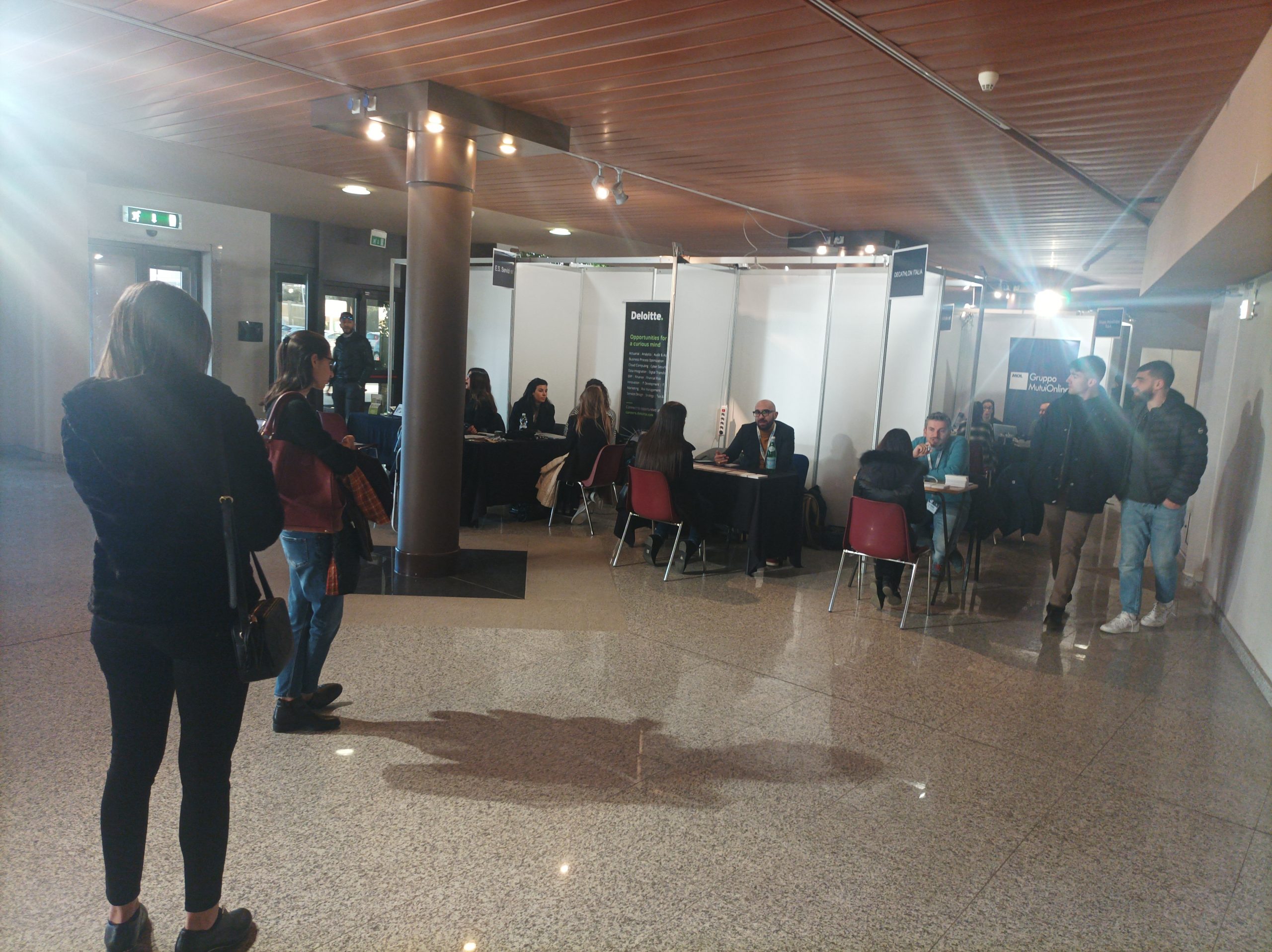 Cagliari, caccia ai posti di lavoro: l’assalto dei 30enni laureati alla Fiera
