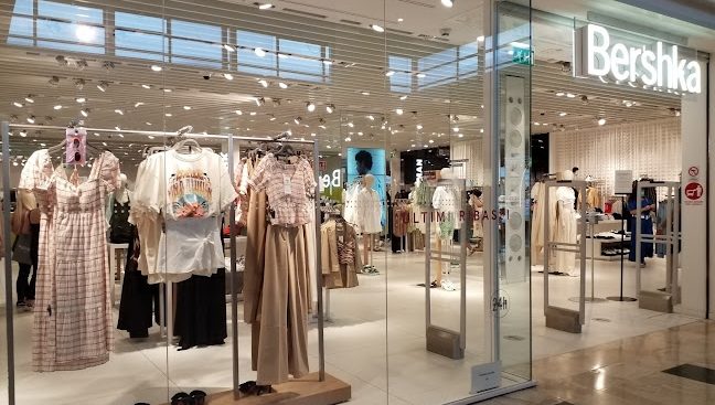 Sciopero Bershka, la replica dell’azienda: “Sempre disponibili a dialogo costruttivo”