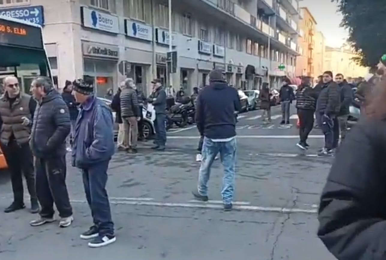 Blackout al mercato di San Benedetto, boxisti infuriati: “Inaccettabile il sabato mattina, chiederemo i danni”