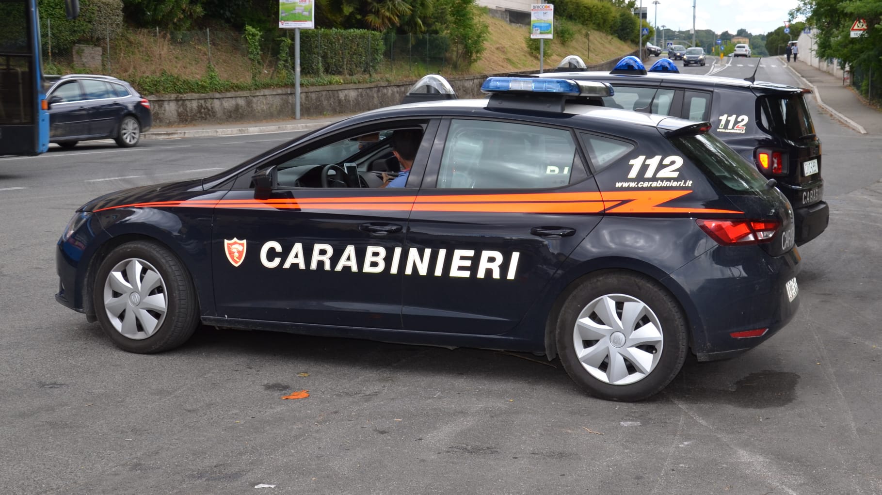 Danneggia la carrozzeria dell’auto di un operaio per antipatia: una denuncia a Monserrato