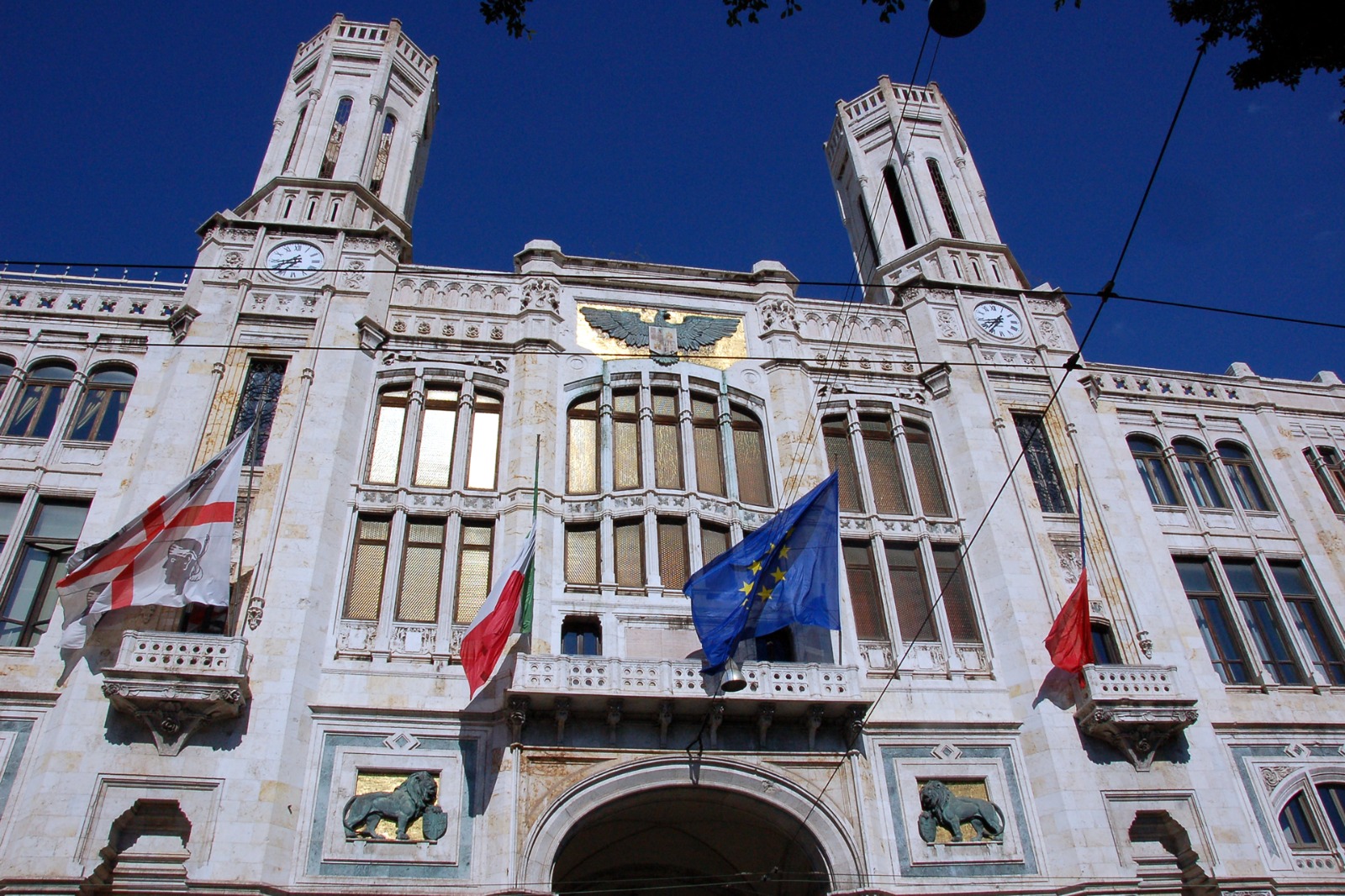 Caddozzone sgomberato a Cagliari: “Violento attacco contro un dirigente del Comune, il sindaco ci difenda”