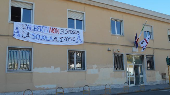 Cagliari, sos di prof e studenti dell’Alberti: “Presto non avremo più la nostra storica sede”