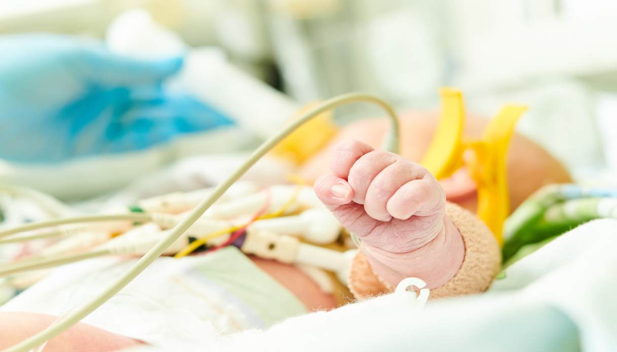 Bimbo di 9 mesi ricoverato per meningite, Bono e la Sardegna pregano per Andrea