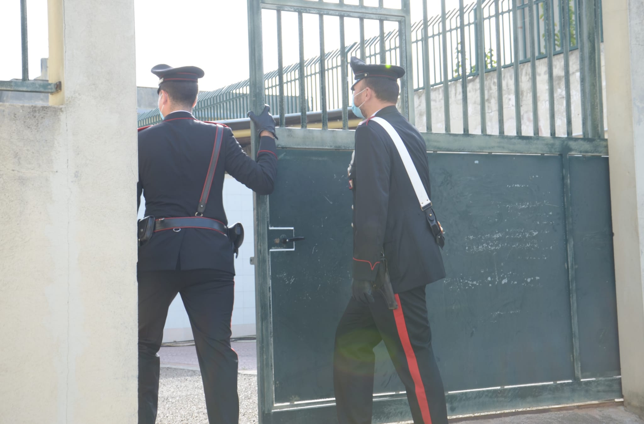 Torna a casa della ex moglie nonostante il divieto: arrestato a Iglesias