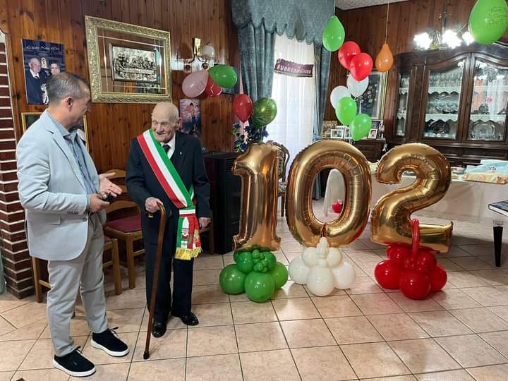 Capoterra in festa: tziu Giuseppe Paulis spegne 102 candeline