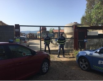 Iglesiente, area di stoccaggio abusiva sequestrata a un autodemolitore
