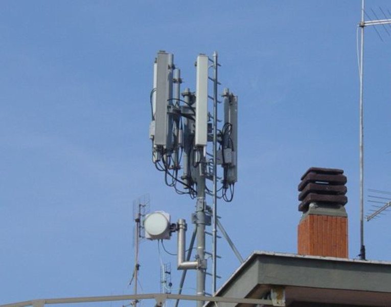 Quartu, stop alle antenne selvagge: dovranno essere piazzate lontano da asili e scuole