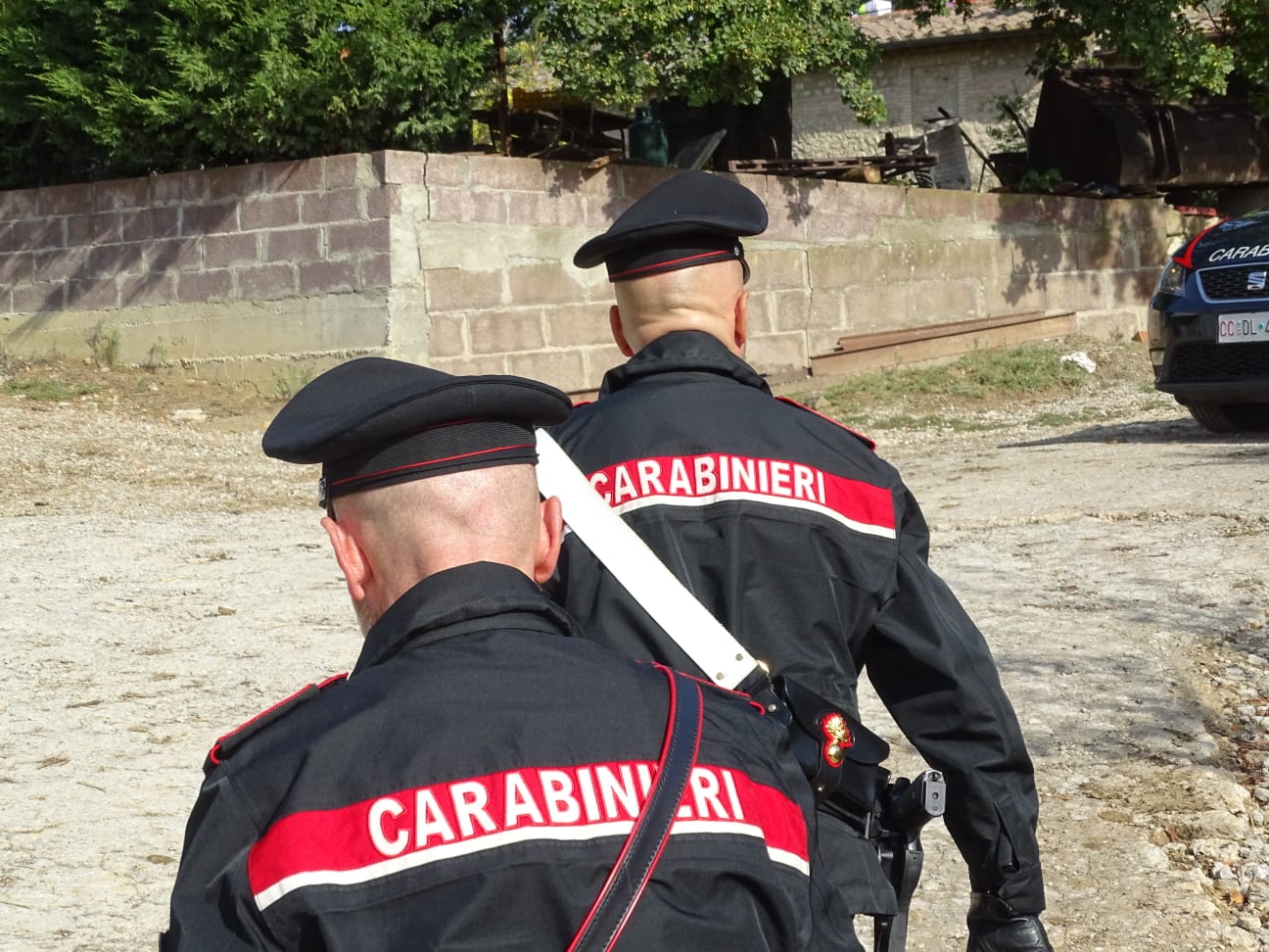 Furti seriali su auto in sosta e all’interno di garage e giardini: una denuncia a Selargius