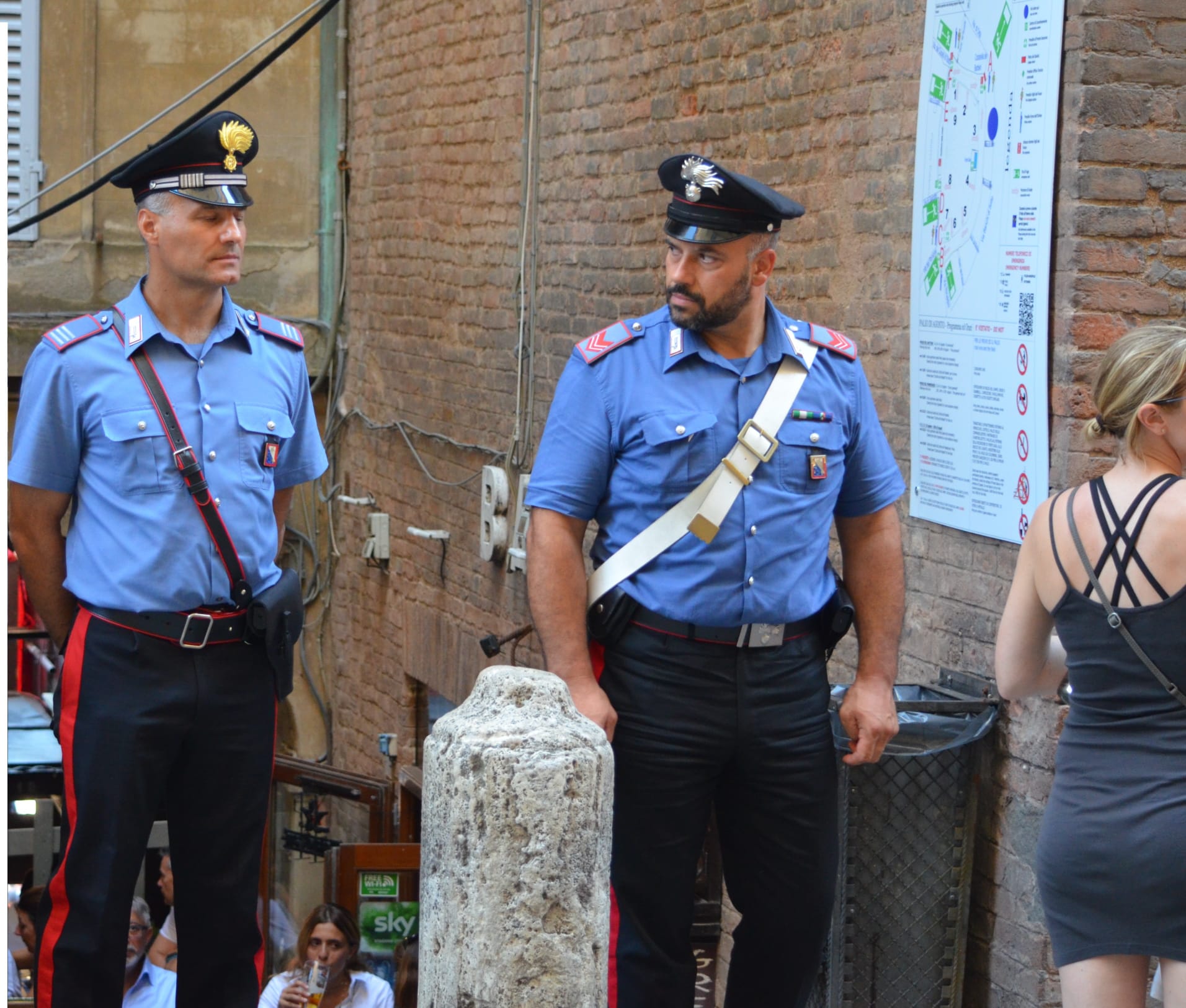 Uta, ha il divieto di avvicinarsi ma continua a pedinare la ex compagna: operaio ai domiciliari