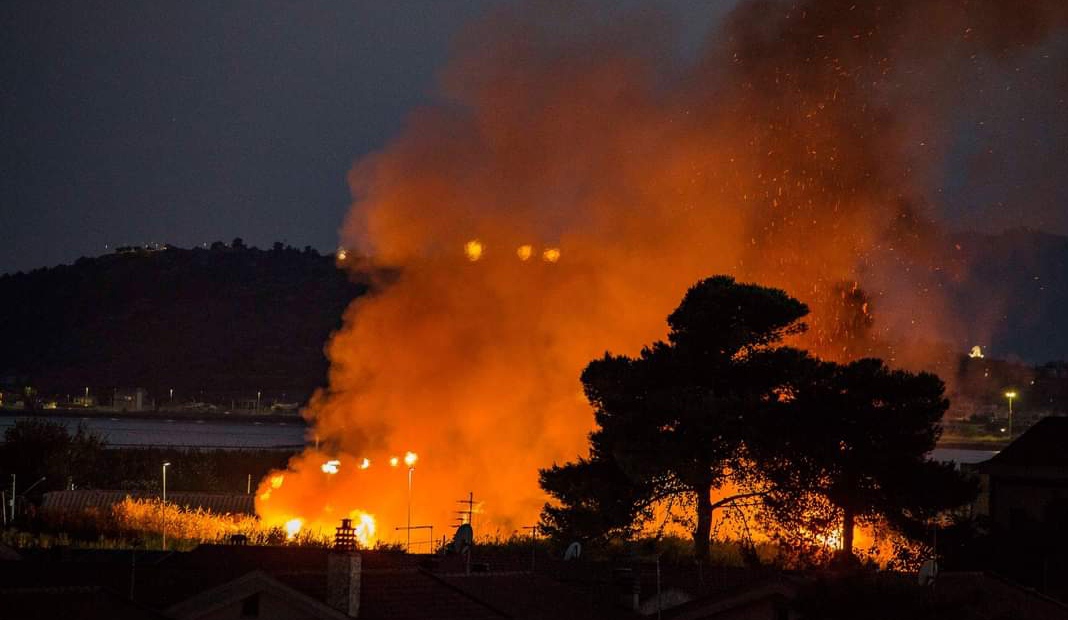 Quartu, trattori e operai già pronti: canneti e campagne da bonificare per evitare incendi