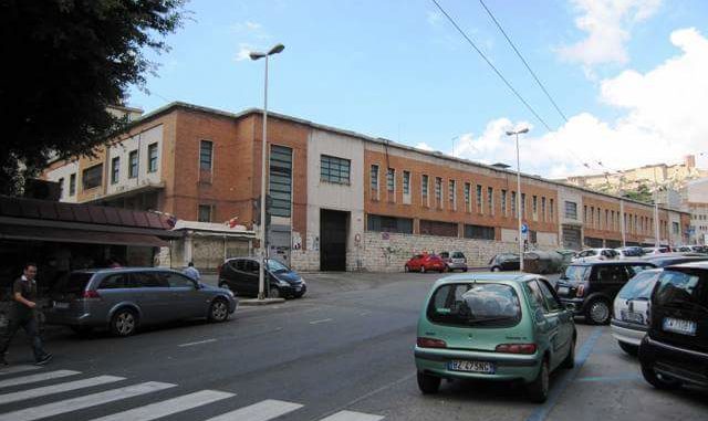 Cagliari, sì alla pista ciclabile dal mercato a Pirri: addio a oltre 100 parcheggi a San Benedetto e Fonsarda