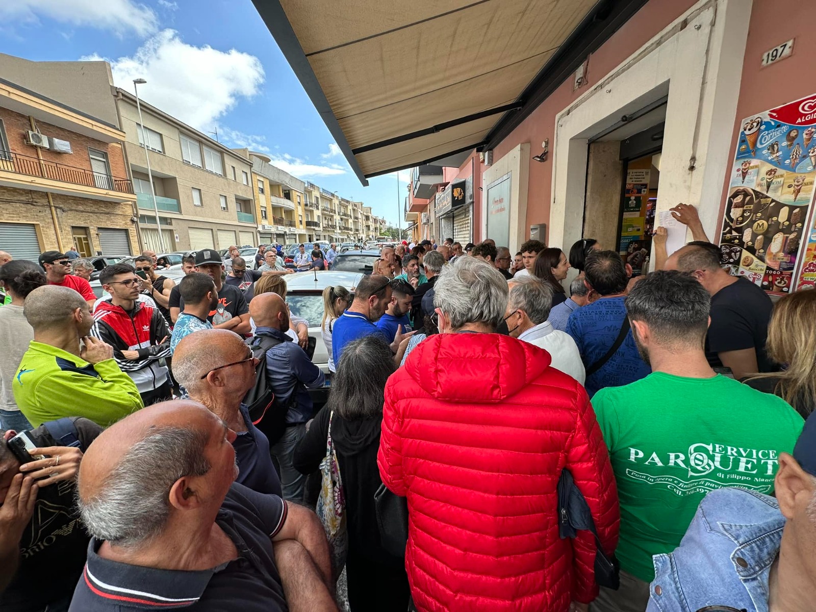 Cagliari-Bari, in un’ora e dieci minuti biglietti esauriti: tifosi in delirio