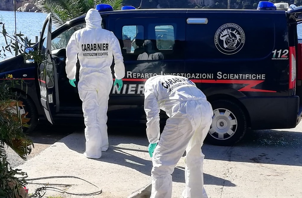 Spaccate e furti nei negozi di Villasimius: scoperti dal Ris due pregiudicati di Cagliari